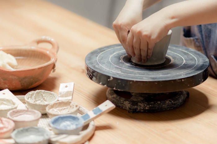 Bat Trang pottery making